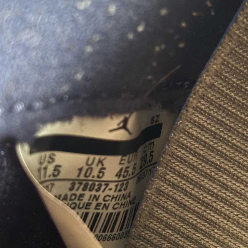 Air Jordan 11 Retro UNC Win Like 82 Size 11.5 Blue White - Picture 7 of 7